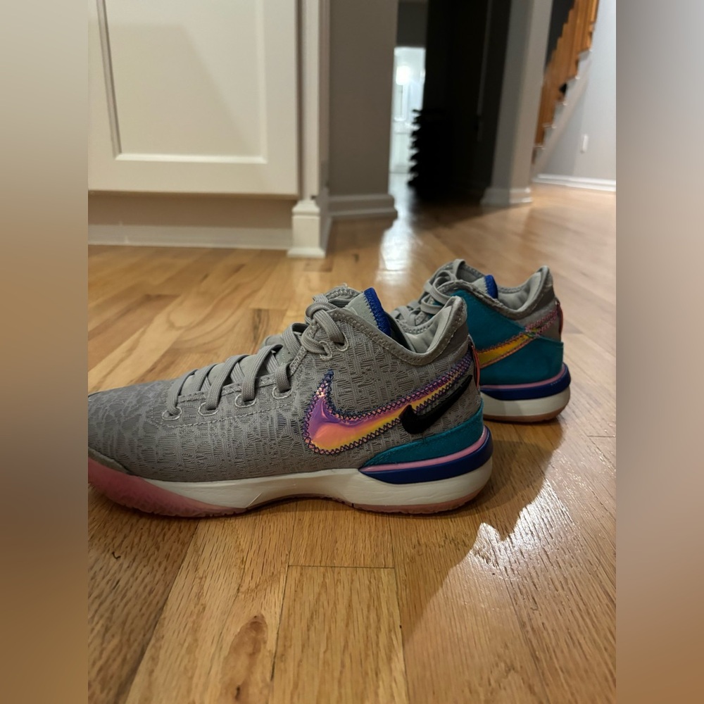 Lebron 20 Nxt Gen Size 7.5 Men - image 1